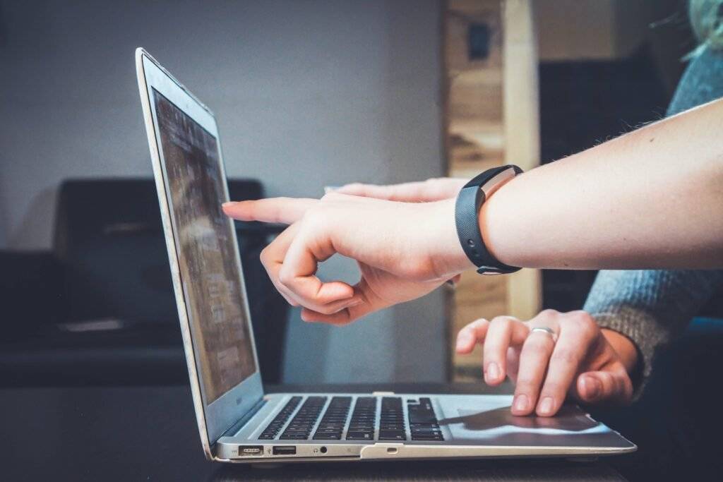 Internal Linking for Content Silos and Topic Clusters